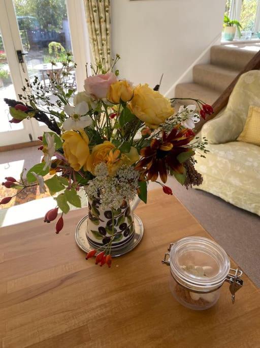 Cottage Barn Conversion On Working Farm วุร์สเตอร์ ภายนอก รูปภาพ