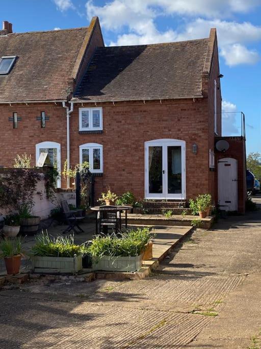 Cottage Barn Conversion On Working Farm วุร์สเตอร์ ภายนอก รูปภาพ